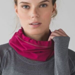 Lululemon Run Fast Neck Warmer Gator Scarf Adjustable